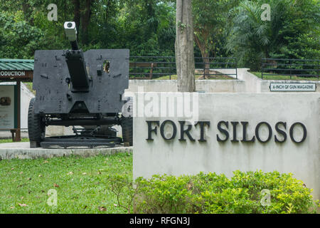 Singapore, Sentosa Island, Fort Siloso & gun Foto Stock