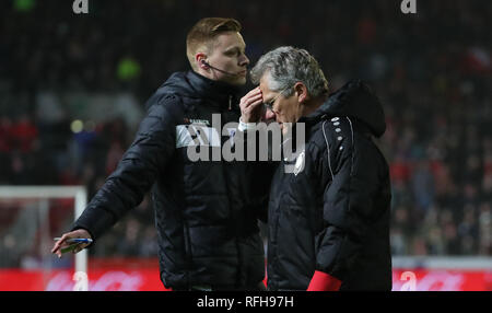 ANTWERPEN, Belgio - 25 Gennaio : Laszlo Boloni, allenatore di Anversa, guarda sconsolato durante la Jupiler Pro League Match Day 23 tra Royal Antwerp Fc e standard de Liege il 25 gennaio 2019 ad Anversa, Belgio. (Foto di Vincent Van Doornick/ISO Foto Stock