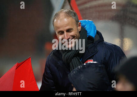 MAASTRICHT- calcio, 25-01-2019, stadio de Geusselt, MVV Maastricht -Helmond Sport, olandese Keuken Kampioen divisie , stagione 2018/2019, risultato finale 3-0, MVV Maastricht coach Ron Elsen contento dopo il 1-0. Foto Stock