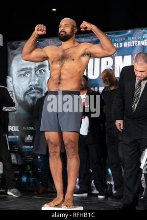 New York, Stati Uniti d'America. Il 25 gennaio 2019. Gerald Washington assiste gazzetta pesare-in per la WBA World Welterweight Championship presso Barclays Center Credito: lev radin/Alamy Live News Foto Stock