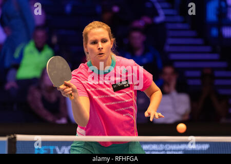 Londra, Regno Unito. 26 gennaio 2019. Egle Adomelyte (LIT) in azione durante il Campionato del mondo di Ping Pong - 2019 torneo ad Alexander Palace sabato 26 gennaio 2019. LONDRA, INGHILTERRA. (Solo per uso editoriale, è richiesta una licenza per uso commerciale. Nessun utilizzo nelle scommesse, nei giochi o nelle pubblicazioni di un singolo club/campionato/giocatore.) Credit: Taka G Wu/Alamy News Credit: Taka Wu/Alamy Live News Foto Stock