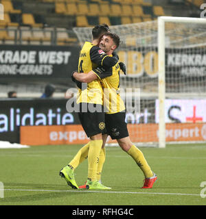 KERKRADE, Paesi Bassi, 25-01-2019, calcio, olandese Keuken Kampioen Divisie, Roda JC -jong AZ, Limburg Stadium, stagione 2018-2019, Roda JC Kerkrade player Remans Mart celebra il traguardo con Roda JC Kerkrade player Mario Engels Foto Stock