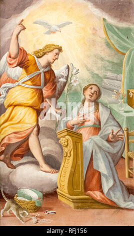 L'affresco dell'Annunciazione di Gabriele Arcangelo alla Vergine Maria nella Chiesa Salesiana "Santa Maria delle Grazie - Santa Maria della Grazia. Foto Stock