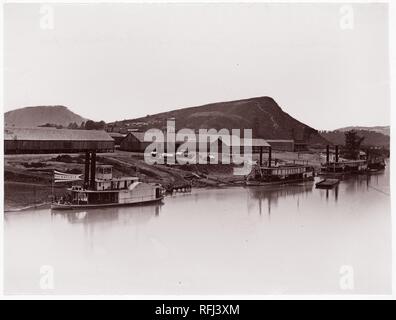 Sul fiume Tennessee a Chattanooga (81 Lookout Mountain sperone). Artista: George N. Barnard (American, 1819-1902). Ex attribuzione: precedentemente attribuito a Matteo B. Brady (American, nato in Irlanda, 1823?-1896 New York). Data: ca. 1864. Museo: Metropolitan Museum of Art di New York, Stati Uniti d'America. Foto Stock