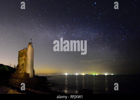 La Via Lattea su St Helen della vecchia chiesa, Isola di Wight Foto Stock