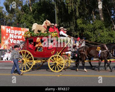 PASADENA, CALIFORNIA-Gennaio 1, 2018: Wells Fargo e stadio di società di pullman in 129Torneo delle Rose Parade. Foto Stock