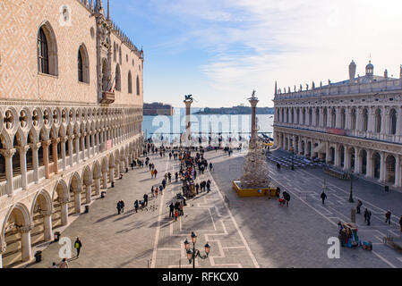 Vista di Piazza San Marco (Piazza San Marco) e il Palazzo del Doge di Venezia, Italia