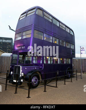 Il Knight Bus dalla, Harry Potter e il prigioniero di Azkaban, Warner Brothers Studio Tour, Leavesdon Foto Stock