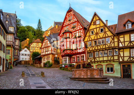 Colorata semi-case con travi di legno a Miltenberg storica Città Vecchia medievale, Baviera, Germania Foto Stock