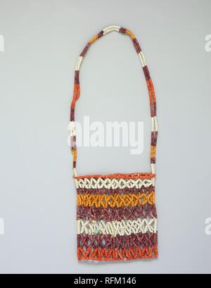 Borsa con perle di Shell incontrato DP216764. Foto Stock