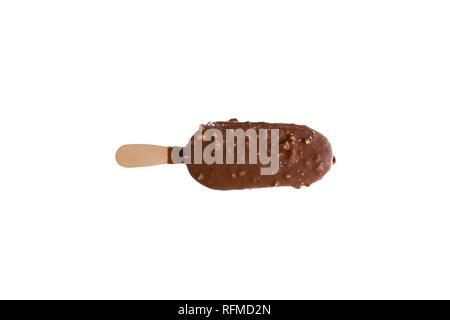 Ghiaccioli al cioccolato gelato isolato su sfondo bianco con messa a fuoco selettiva e frammento di raccolto Foto Stock