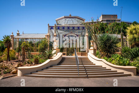 Adelaide Botanic Garden 1877 palm house vista esterna di una serra vittoriana in Adelaide Australia SA Foto Stock