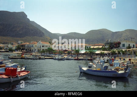 Il porto di Gefyra, il gateway per Monemvassía, Laconia, Grecia Foto Stock