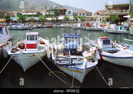 Il porto interno a Gefyra, il gateway per Monemvassía, Laconia, Grecia Foto Stock