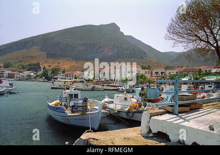 Il porto di Gefyra, il gateway per Monemvassía, Laconia, Grecia Foto Stock