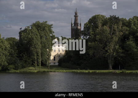 Parco di Wörlitzer con Wörlitz Palace è una parte importante dell'Dessau-Wörlitz Garden Realm, che è un sito patrimonio mondiale in Germania. Foto Stock