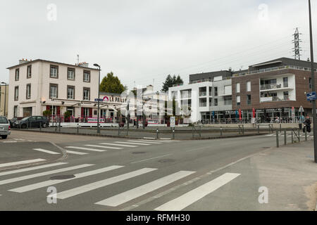 Brest, Francia 28 maggio 2018 street edifici auto shop. Foto Stock