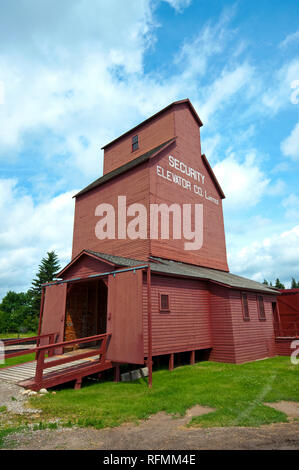 Vecchia granella ascensore all'Heritage Park Historical Village a Calgary, Alberta, Canada Foto Stock