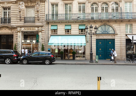 Parigi, Francia 02 giugno 2018 Tiffany Co store il 5 maggio 2015 a Hong Kong. La gioielleria azienda fondata nel 1837 è tra i più riconosciuti marchi di lusso in Foto Stock