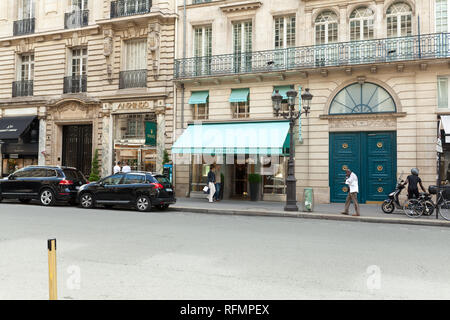 Parigi, Francia 02 giugno 2018 Tiffany Co store il 5 maggio 2015 a Hong Kong. La gioielleria azienda fondata nel 1837 è tra i più riconosciuti marchi di lusso in Foto Stock