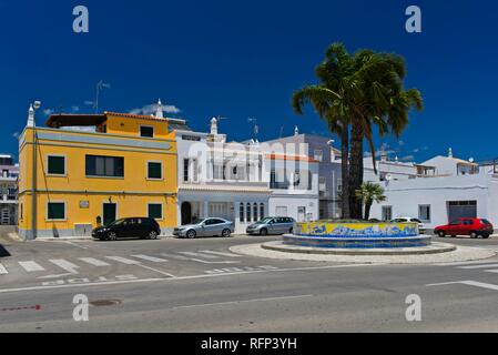 Tipici edifici residenziali, Santa Luzia, Algarve, PORTOGALLO Foto Stock