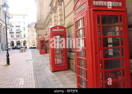 Rossi di Londra scatole del telefono Foto Stock