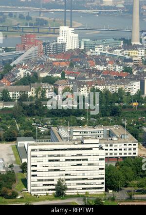 DEU, Germania, Duesseldorf: Dal centro città di Duesseldorf, colore di primo piano e gli edifici della polizia federale, LKA. Foto Stock