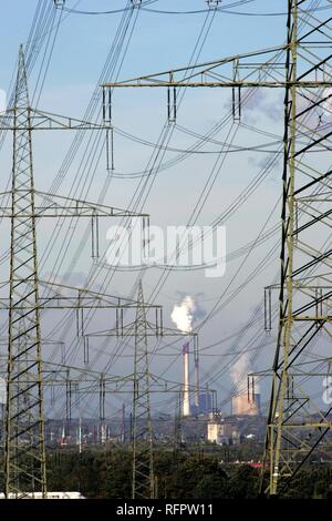 DEU, Germania, Bochum. linee di trasmissione ad alta tensione, power station: Foto Stock