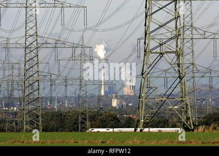 DEU, Germania, Bochum. linee di trasmissione ad alta tensione, power station: Foto Stock