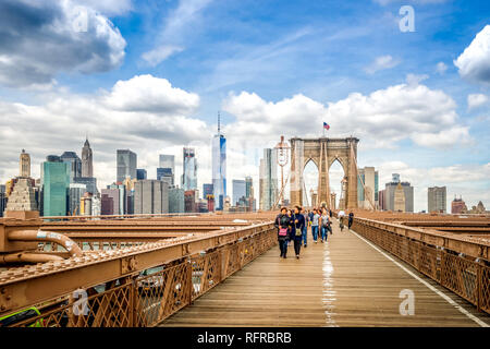 Skyline e Ponte di Brooklyn, New York City, Stati Uniti d'America Foto Stock