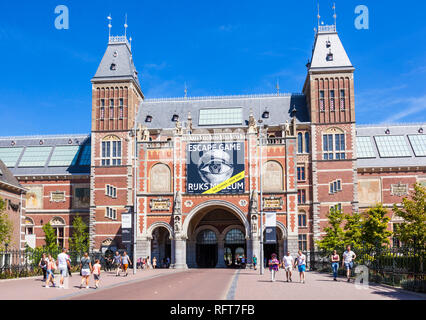 Arco d'ingresso al Rijksmuseum, olandese Art Gallery and Museum di Amsterdam, Olanda Settentrionale, Paesi Bassi, Europa Foto Stock