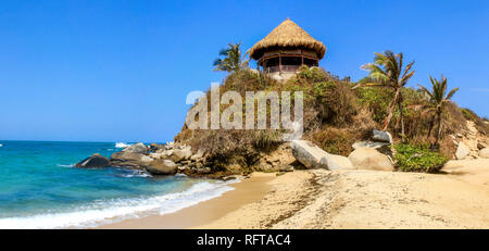 Costa mozzafiato al Parco Nazionale Tayrona in corrispondenza della Colombia Costa dei Caraibi Foto Stock