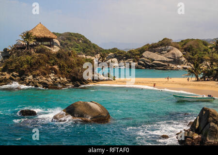 Costa mozzafiato al Parco Nazionale Tayrona in corrispondenza della Colombia Costa dei Caraibi Foto Stock