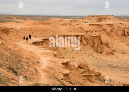 Bayanzag Cliffs, sito di fossili di dinosauri scoperte, Dalanzadgad, deserto dei Gobi, Mongolia meridionale, Asia Foto Stock