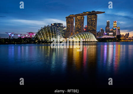 Giardino dalla baia, Marina Bay Sands Hotel, le arti e le Scienze Museum, Marina Bay, Singapore, Sud-est asiatico, in Asia Foto Stock