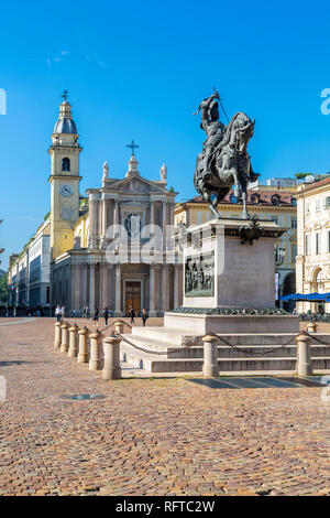 Vista di Emanuele Filiberto statua in Piazza San Carlo, Torino, Piemonte, Italia, Europa Foto Stock