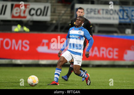 Rotterdam, Paesi Bassi. 26 gen, 2019. ROTTERDAM, 26-01-2019, calcio, stagione 2018/2019, Eredivisie, Van Donge en de Roo Stadium. De Graafschap player Leroy Owusu durante il gioco Excelsior - de Graafschap. Credito: Pro scatti/Alamy Live News Foto Stock