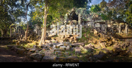 Beng Mealea o Bung Mealea tempio di mattina tempo. Siem Reap. Cambogia. Panorama Foto Stock