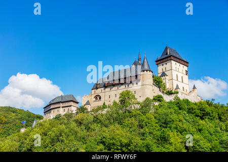 Il castello di Karlstejn, Repubblica Ceca, Europa Foto Stock