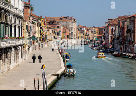 Canale di Cannaregio venezia canal barche Italia Foto Stock