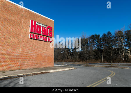 Un logo segno esterno di una abbandonata gruppo Hoyts movie theater in Frederick, Maryland, il 22 gennaio 2019. Foto Stock