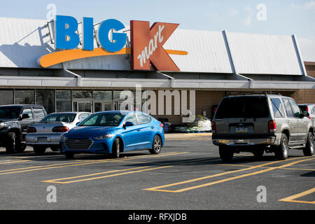 Un logo segno esterno di una grande Kmart store in Chambersburg, Pensilvania il 25 gennaio 2019. Foto Stock