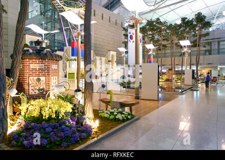INCHEON, COREA DEL SUD - circa maggio, 2017: dentro l'Aeroporto Internazionale di Incheon. Foto Stock