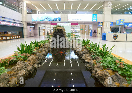 INCHEON, COREA DEL SUD - circa maggio, 2017: dentro l'Aeroporto Internazionale di Incheon. Foto Stock