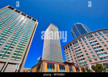 Boston, MA, USA-ottobre 29, 2018: Boston Downtown strade vicino a punto di riferimento Prudential Tower Foto Stock