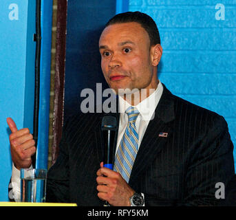 Frederick Maryland, Stati Uniti d'America, 15 ottobre, 2012 Dan Bongino risponde alle domande di lui durante il Frederick County Partito Repubblicano discussione. Bongino un ex servizio segreto agente speciale è in esecuzione come un candidato repubblicano per il senatore contro il senatore storici ben Cardin (Democratico) dal Maryland Credito: Mark Renstein / MediaPunch Foto Stock