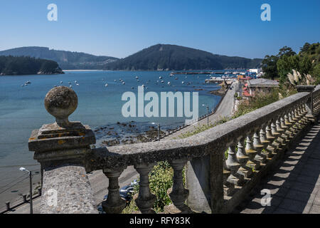 Vista sul Porto di Cedeira, Rias Altas, La Coruña, Galizia, Spagna Foto Stock