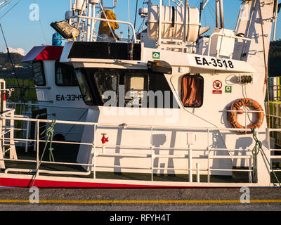 Dettaglio di una nave da pesca nel porto di Cedeira, Rias Altas, Galizia, Spagna Foto Stock