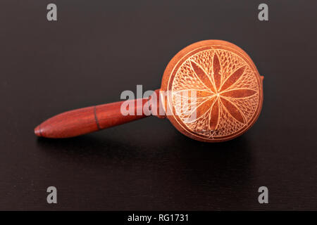 Le maracas cubano. Strumento tradizionale fatta di materiali naturali Foto Stock