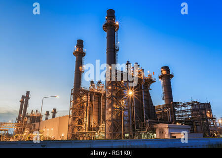 Il gas naturale a ciclo combinato impianti di alimentazione di energia elettrica della stazione di generazione Foto Stock